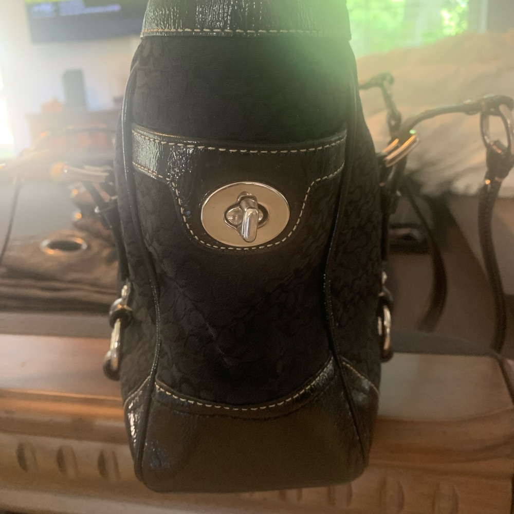 Coach Handbag 👜 🖤 - Picture 4 of 8